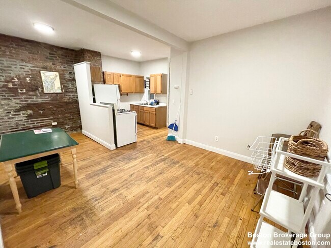 733 Parker St unit 733 Parker, Roxbury Crossing, MA 02120 - photo 6