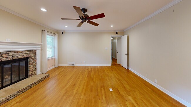 2153 Council Bluff Ct NE, Atlanta, GA 30345 - photo 2