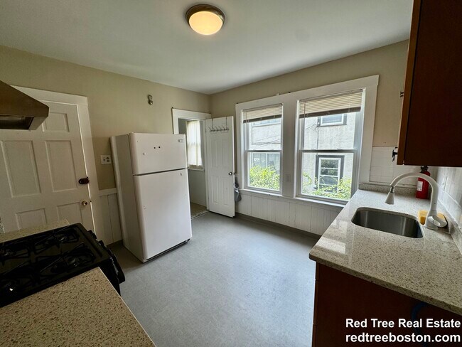 29 Boulevard Terrace unit 1, Allston, MA 02134 - photo 4