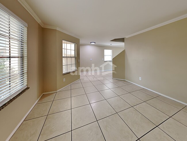 8621 N 68th Ln, Peoria, AZ 85345 - photo 7