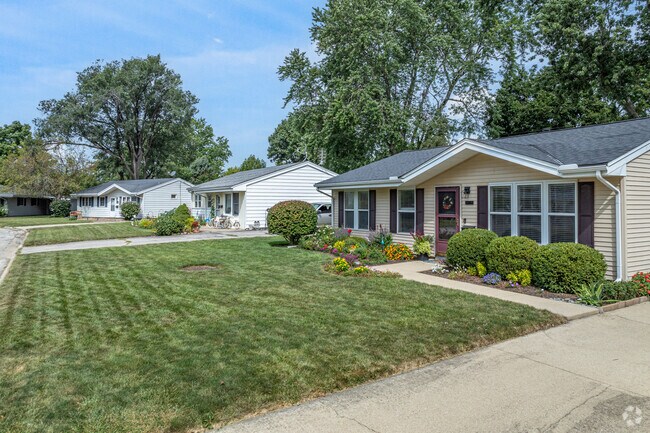 Homes in Kingsridge feature up to a quarter-acre of yard space.