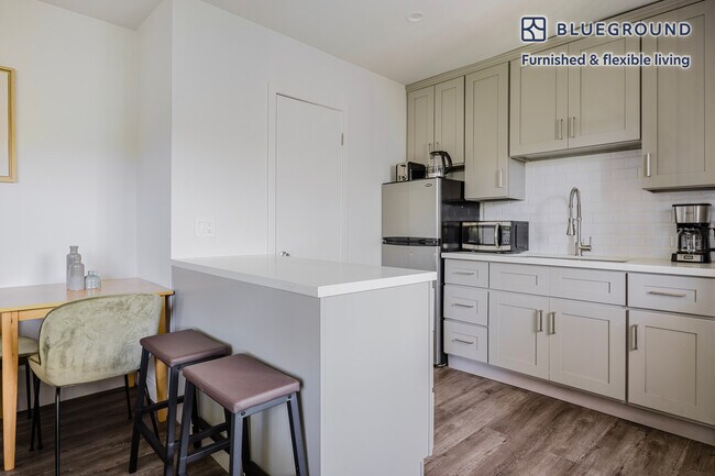 4140 Grand View Blvd unit FL2-ID1327, Los Angeles, CA 90066 - photo 5