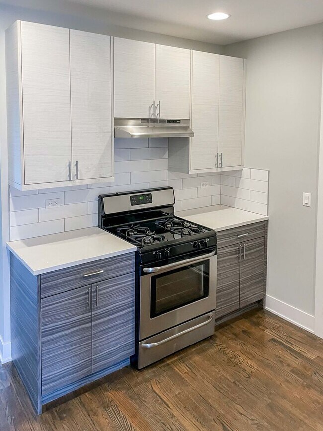 3917 N Janssen Ave unit 3917-3, Chicago, IL 60613 - photo 4