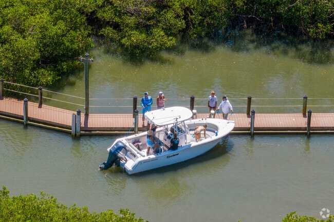Edgewater Landing residents prepare their boats for a fun day on the water.