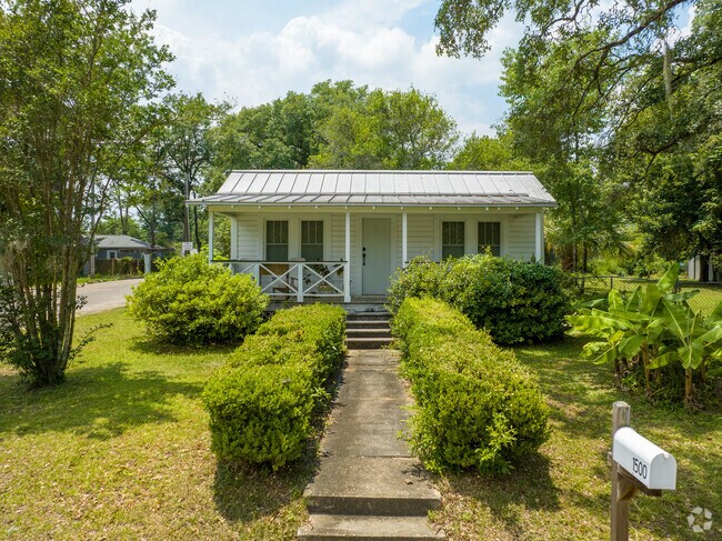This Florida Cracker home has stood the test of time in Levy Park.