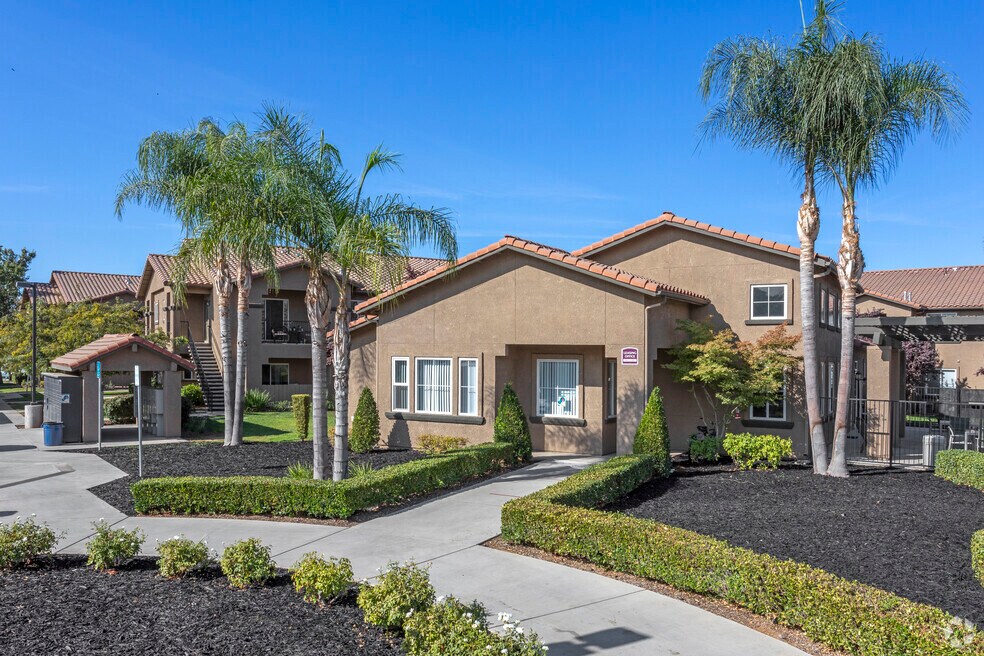 Villa Lucia Apartments - A Quiet Community located on Figarden Loop, Fresno, CA 93722 - photo 1