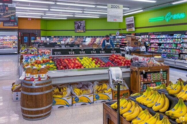 Residents of Jasper have their pick of grocery stores, including Ingles.