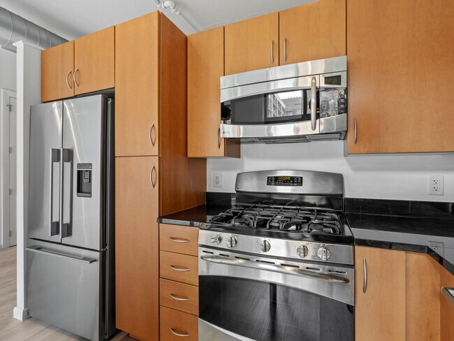 Madrigal Lofts unit 608, Washington, DC 20001 - photo 7