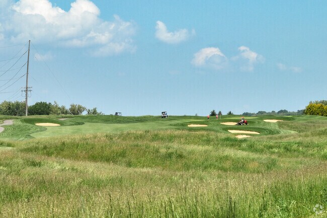 Cranberry Highlands Golf Course offers public tee times.
