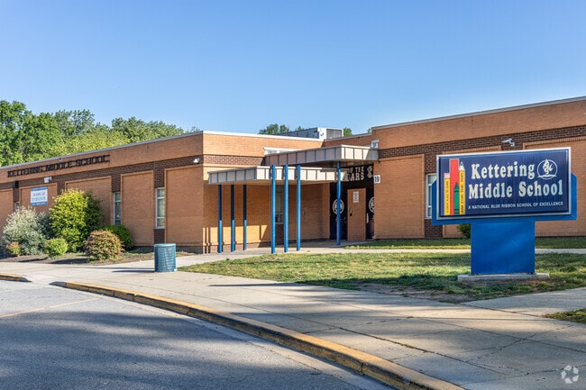 Kettering Middle School in Westphalia has 915 students with a student-teacher ratio of 12 to 1.