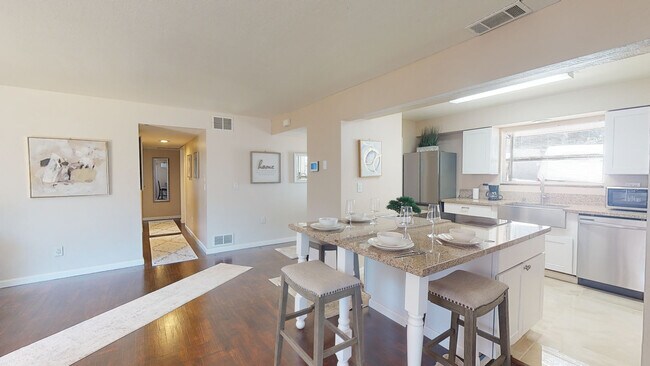 15395 Lake Arthur Rd unit Main Unit 2BR, Auburn, CA 95602 - photo 3