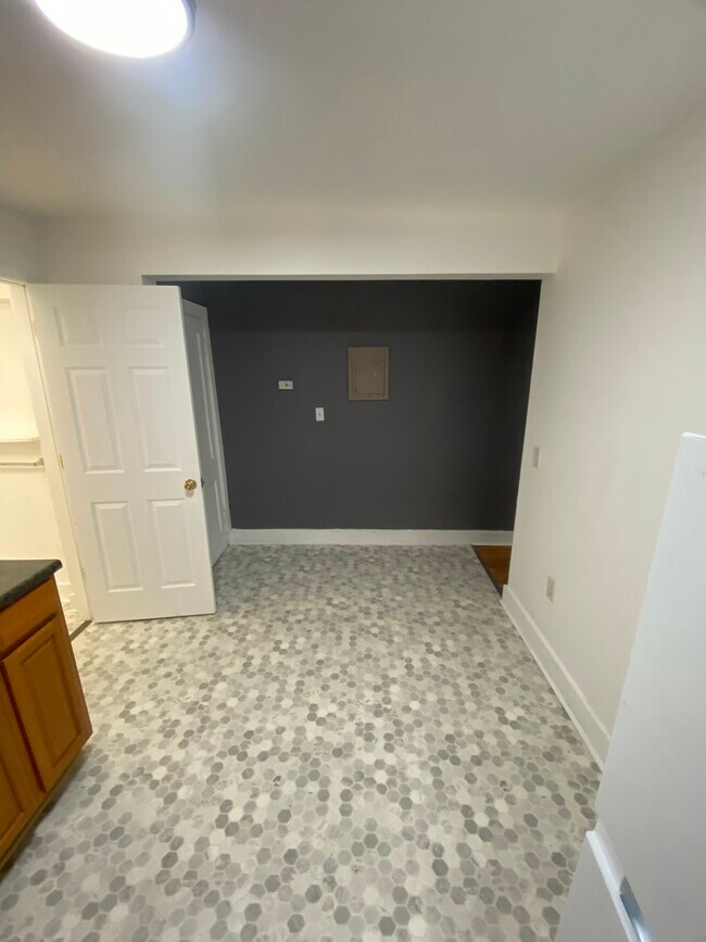 916 W Lovell St unit 5, Kalamazoo, MI 49007 - photo 7