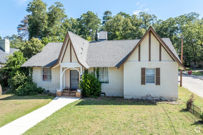 Tudor Revival style homes in Macon’s North Highlands boast intricate brickwork and gables.