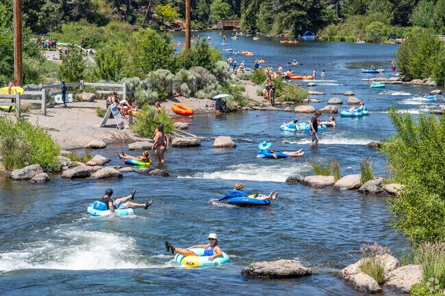 Bend Whitewater Park is located on the Deschutes River in the River West neighborhood of Bend.