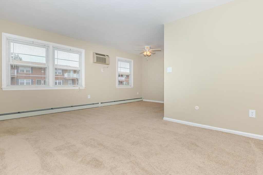 Creek Village Apartments 160 Falls Tullytown Rd, Levittown, PA