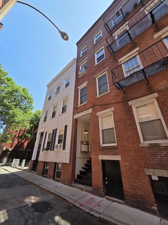 26 Unity St unit 2, Boston, MA 02113 - photo 1