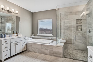 1 Country House Ct, Wentzville, MO 63385