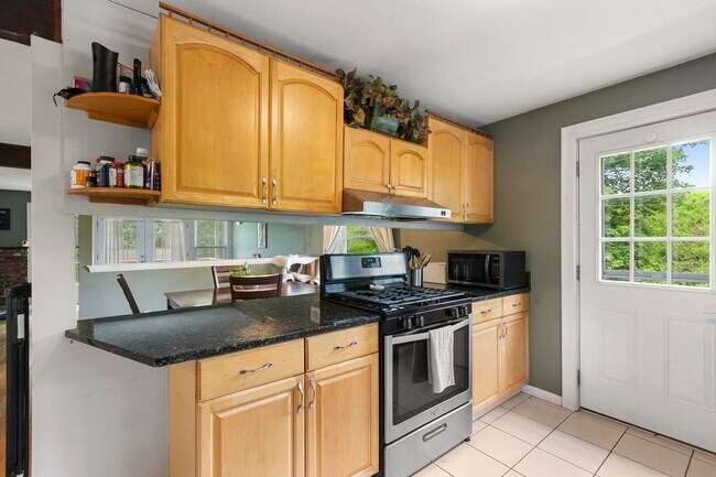 5 Robinlea Cir unit 5, Woburn, MA 01801 - photo 6