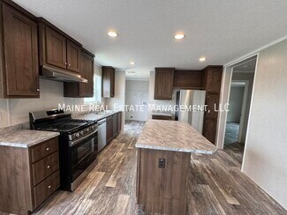 154 A St, Pittsfield, ME 04967