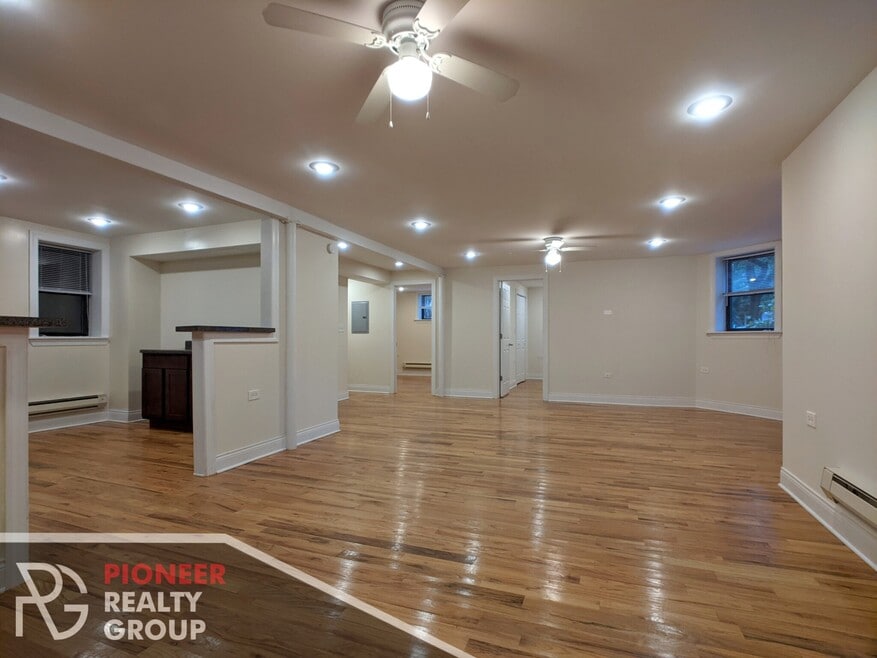 1129 W Oakdale Ave unit 1, Chicago, IL 60657 - photo 1