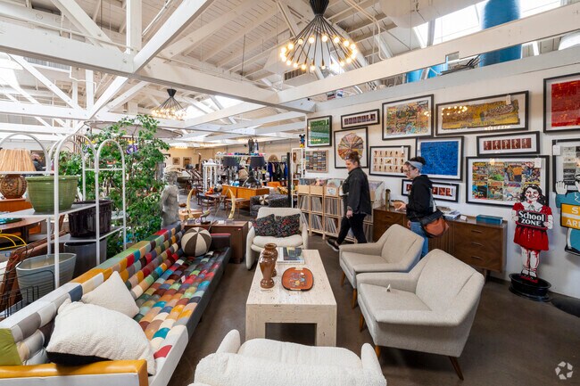 7th Avenue is a hub for vintage shops in Midtown Phoenix, including Modern Manor.