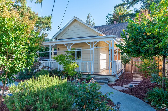A variety of bungalow and pueblo revival homes dot Staumbaugh Heller.