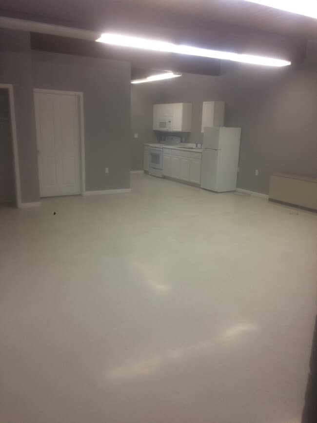 208 Center St, Wimbledon, ND 58492