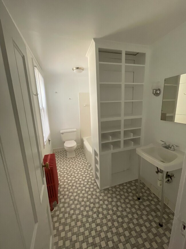 110 Woodward St unit Lower Level, Ypsilanti, MI 48197 - photo 2