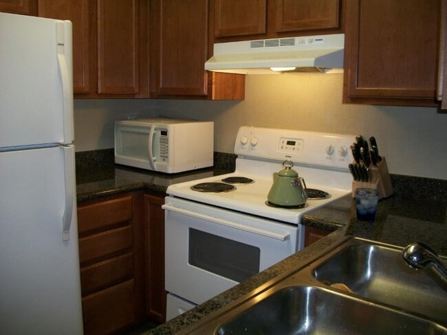 Valencia Apartments, Las Vegas, NV 89119 - photo 2
