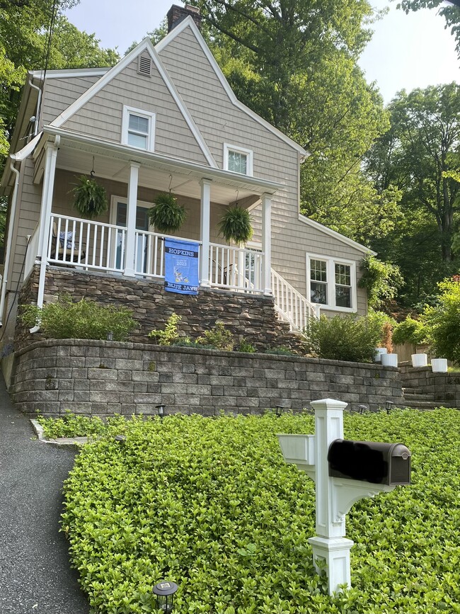 34 Midland Dr, Morristown, NJ 07960