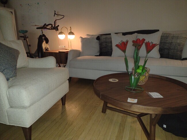 1037 Vine Ave, Coos Bay, OR 97420 - photo 2