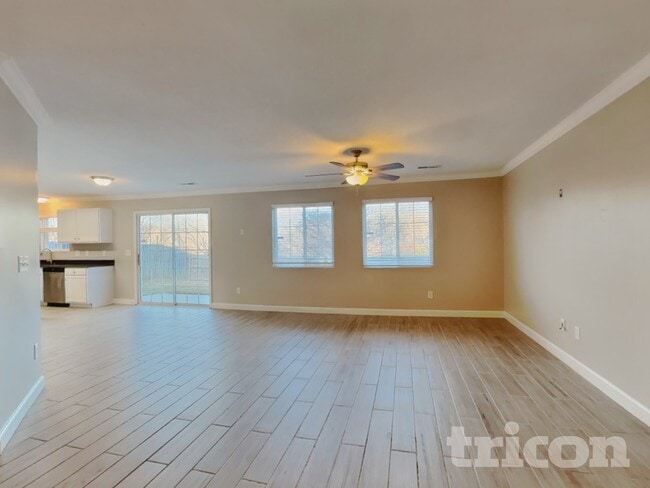 3733 Eskdale Dr, High Point, NC 27260 - photo 2