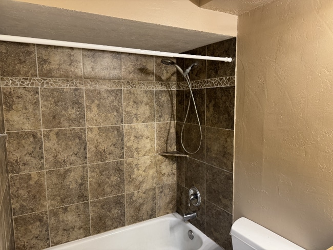 1096 N 300 W, Layton, UT 84041 - photo 4