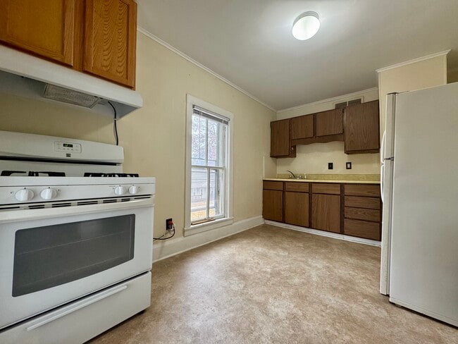 409 W Hempstead Ave unit B, Fairfield, IA 52556 - photo 4