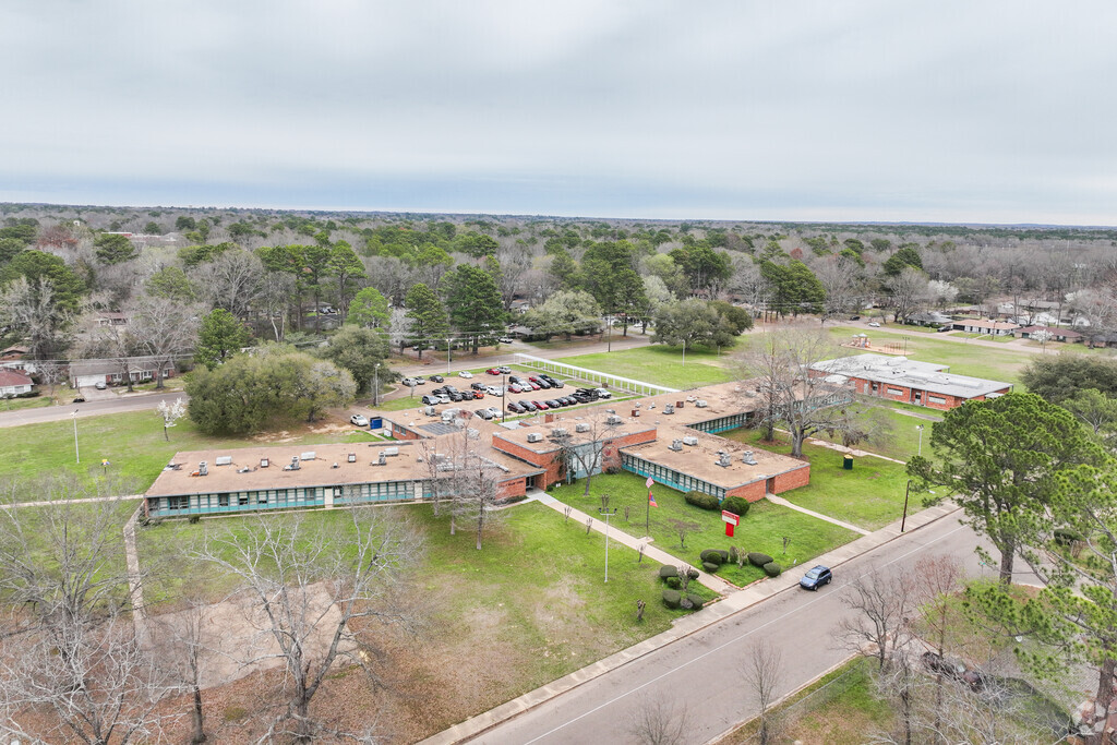 McLeod Elementary School, in Jackson, MS, serves 439 students from kindergarten to fifth grade.