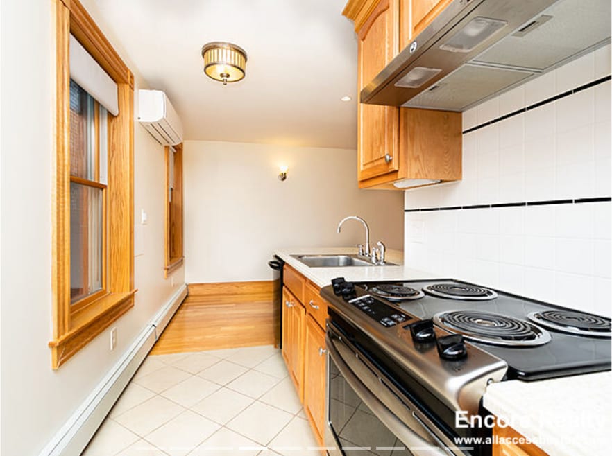27 Phillips St unit 3, Boston, MA 02114 - photo 1