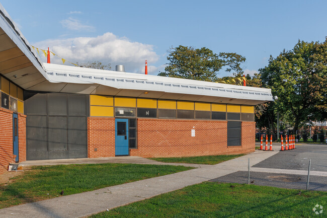 ABGS Middle School has 1,023 students in grades 6-8.