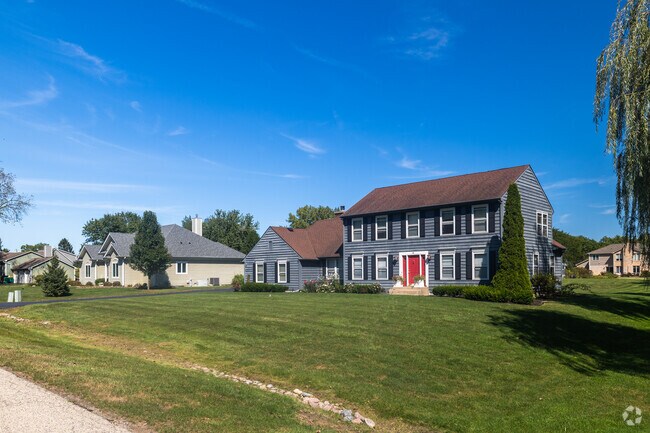 East Hawthorn Woods is a rural neighborhood that prides being community oriented.