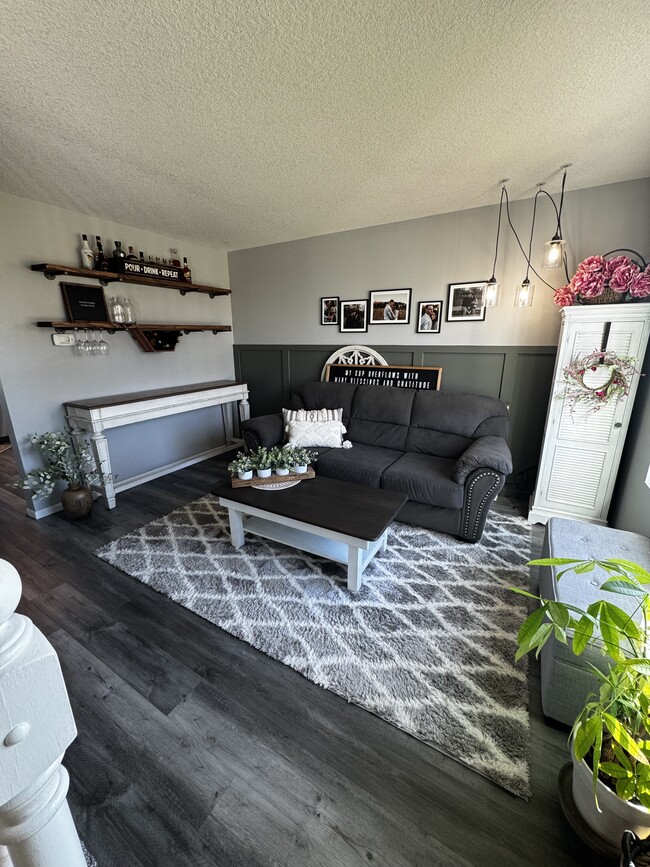 4507 146th St, Urbandale, IA 50323 - photo 3