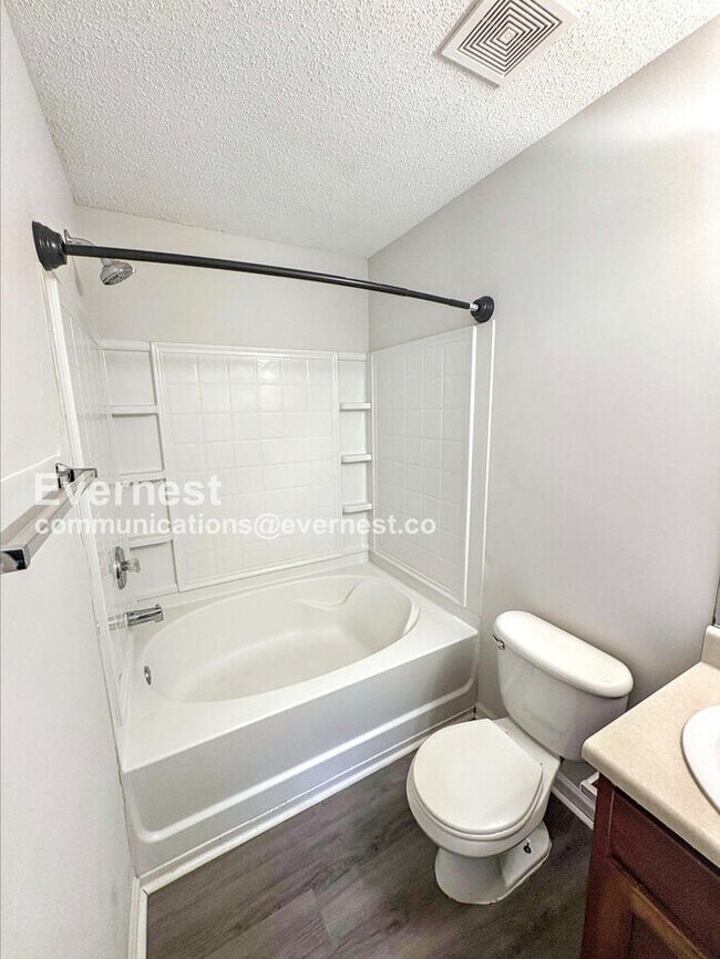 8646 Thomas Ln, Riverdale, GA 30274 - photo 7