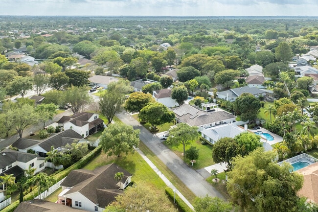 Country Walk, FL is a beautiful community to call home.