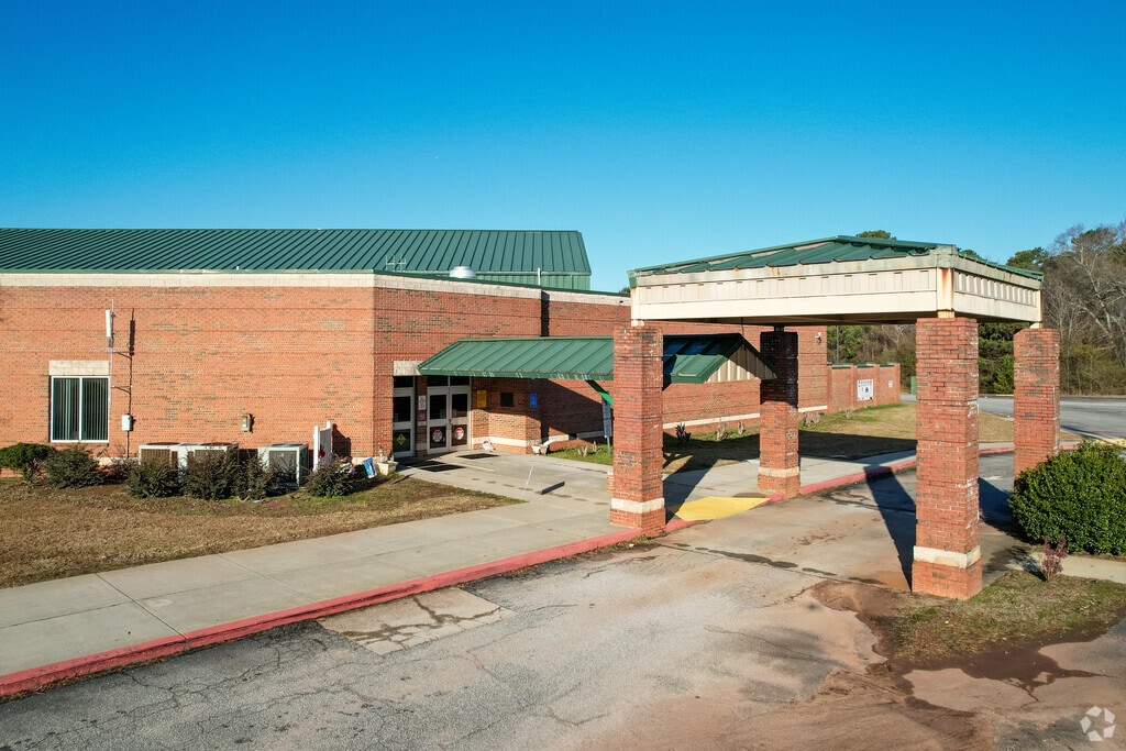 Unity Elementary School has a student-teacher ratio of 13 to 1.