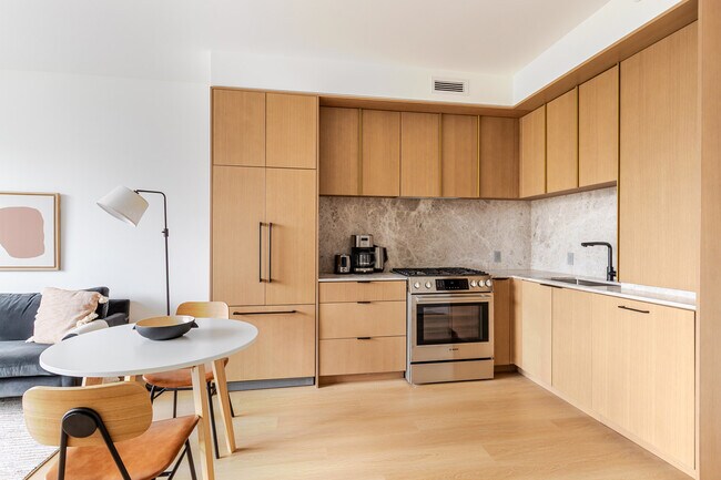 655 Union St unit FL9-ID2197, Brooklyn, NY 11215 - photo 7