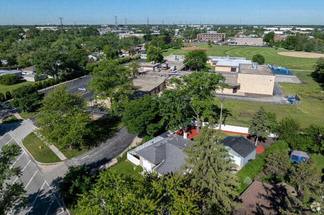 Conrad Fischer Elementary School is located conveniently in a residential area.