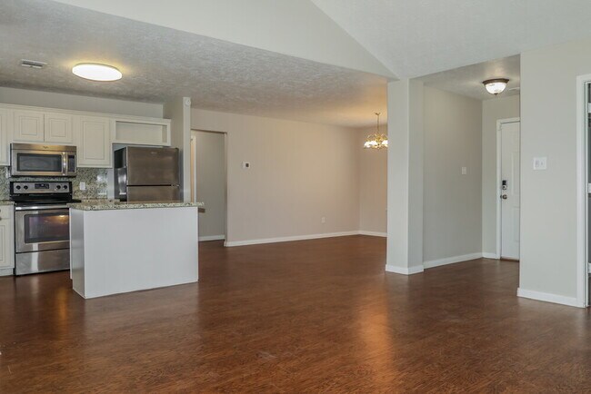 16213 N View Ct, Conroe, TX 77302 - photo 4