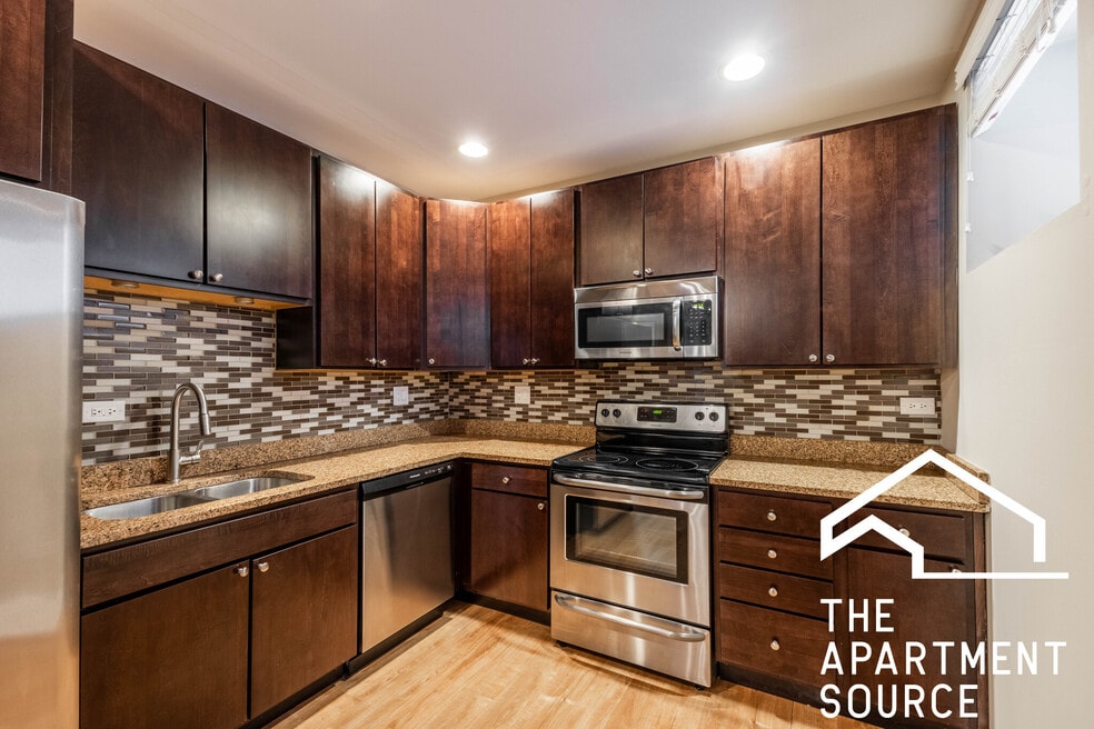 3138 S Indiana Ave unit 206, Chicago, IL 60616 - photo 1