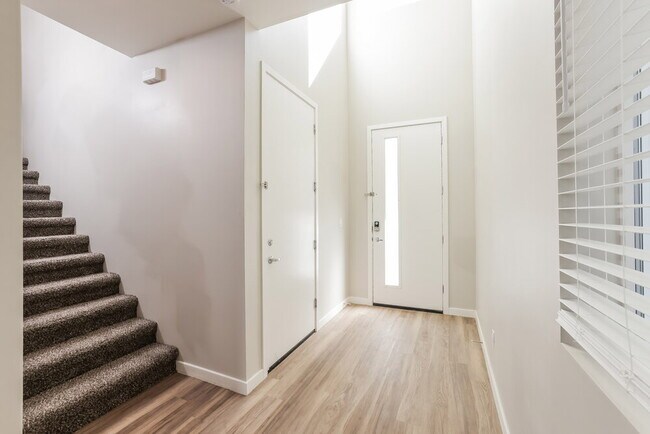 14251 N 7th St, Phoenix, AZ 85022 - photo 4