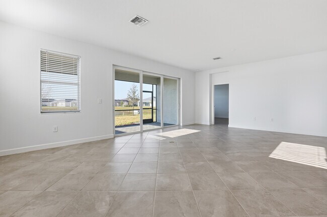 7919 Lakes Edge Ln, Port Charlotte, FL 33981 - photo 6