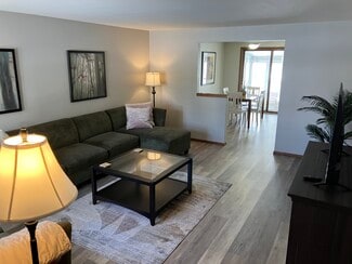 1385 Maricopa Dr, Oshkosh, WI 54904