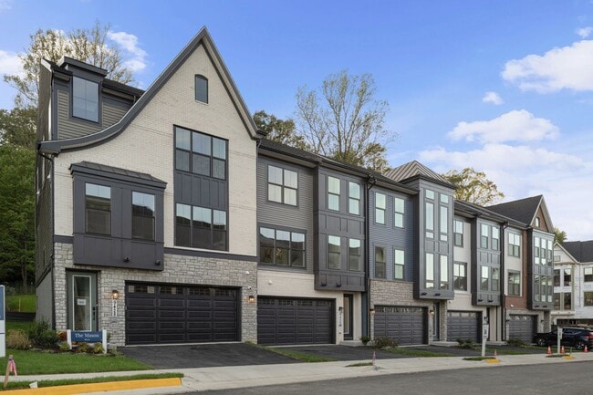 9421 Dandelion Dr, Lorton, VA 22079 - photo 5